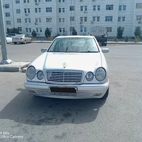 Mercedes-Benz E320 1996