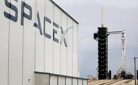 SpaceX Маска ведет переговоры о продаже акций с рекордной оценкой в $800 млрд