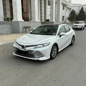 Toyota Camry 2020