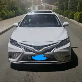 Toyota Camry 2020