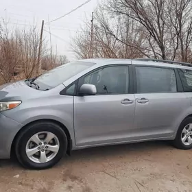 Toyota Sienna 2012