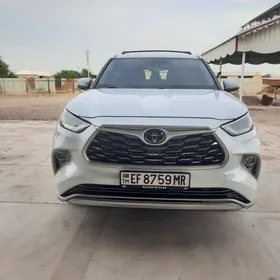 Toyota Highlander 2022