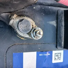 Akumulÿater  12 v 240 Ah.