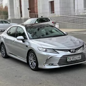 Toyota Camry 2018