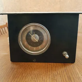 Часы от автомобиля ГАЗ 21