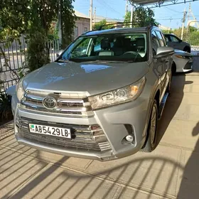 Toyota Highlander 2019