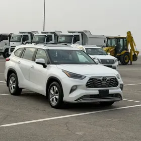 Toyota Highlander 2021