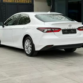 Toyota Camry 2022