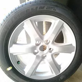 Teker Michelin täze paket