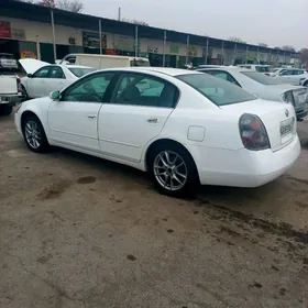 Nissan Altima 2004