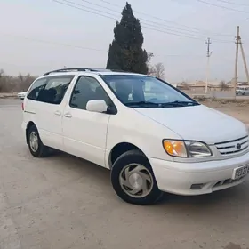 Toyota Sienna 2002