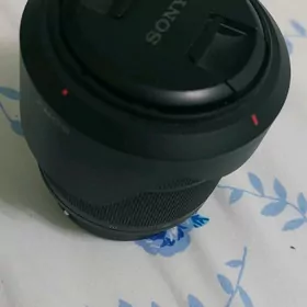 sony 28 70 df 3.5 .  5.6