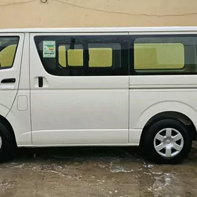 Toyota Hiace 2025