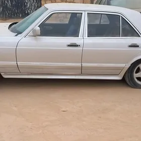 Mercedes-Benz C280 1982