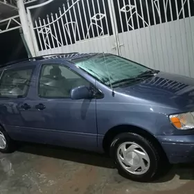 Toyota Sienna 1998