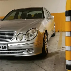 Mercedes-Benz E320 2005