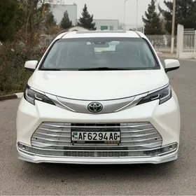 Toyota Sienna 2021