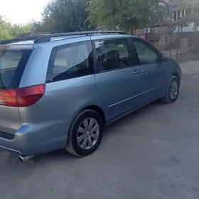 Toyota Sienna 2004