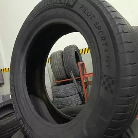 MICHELIN 235 60 18 teker