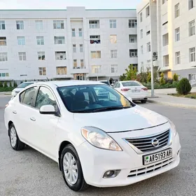 Nissan Versa 2013