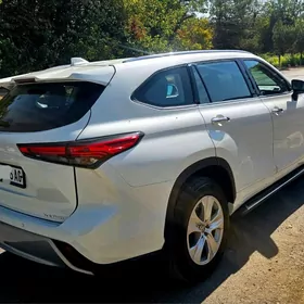 Toyota Highlander 2020
