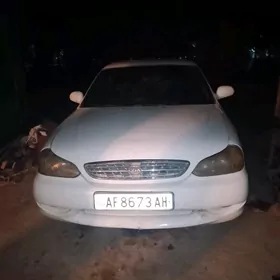 Kia Credos/Clarus 2000