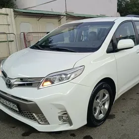 Toyota Sienna 2020