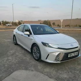 Toyota Camry 2025