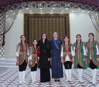 Огулджахан Атабаева и Лейла Алиева обсудили взаимодействие в сфере благотворительности