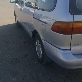 Toyota Sienna 1999