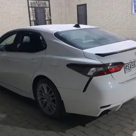 Toyota Camry 2021
