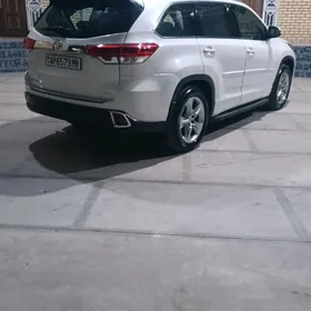 Toyota Highlander 2018