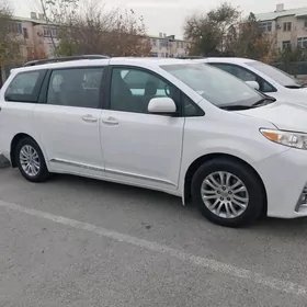 Toyota Sienna 2015