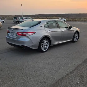 Toyota Camry 2018