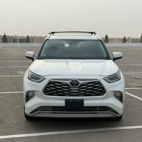 Toyota Highlander 2021