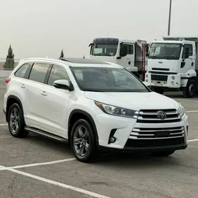 Toyota Highlander 2019