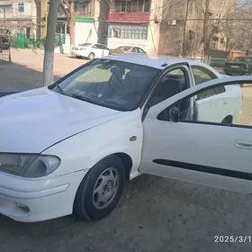 Nissan Sunny 2001