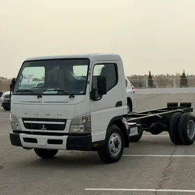 Mitsubishi Canter 2025