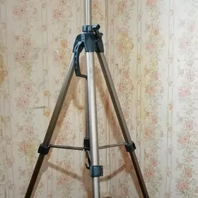 Штатив, фотоаппарат