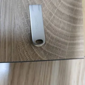 fleshka Sandisk 128 gb