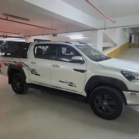 Toyota Hilux 2024