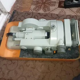 нивелир теодалит