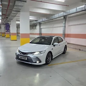 Toyota Camry 2021