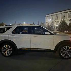 Ford Explorer 2021
