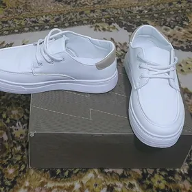 akja krosovka razmer 41