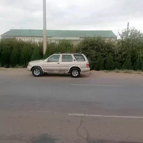 Nissan Pathfinder 1997