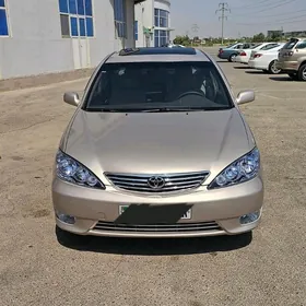 Toyota Camry 2004