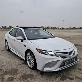 Toyota Camry 2021