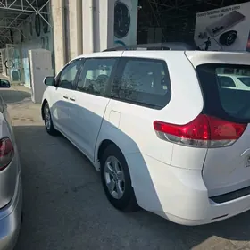 Toyota Sienna 2014
