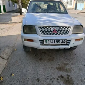 Mitsubishi L200 2002